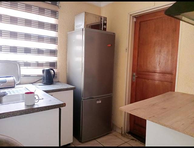 2 BEDROOM HOUSE FOR SALE IN BEVERLY HILLS